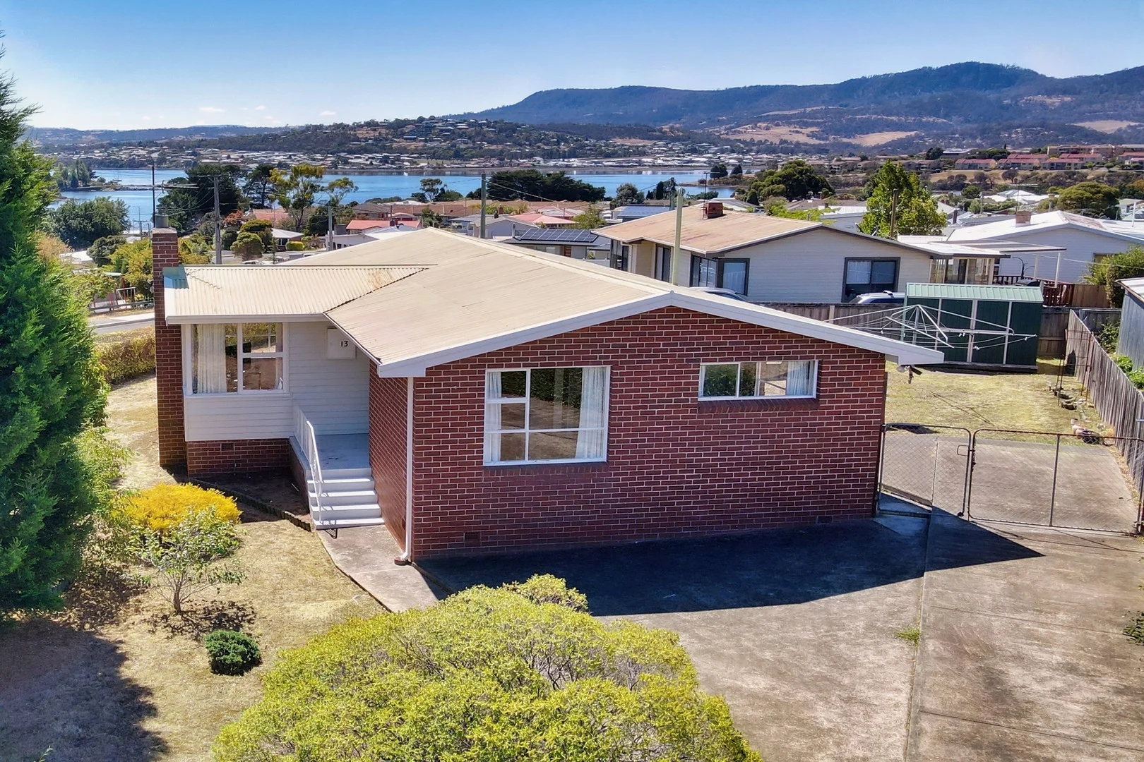 13 Rosbar St, Claremont TAS 7011