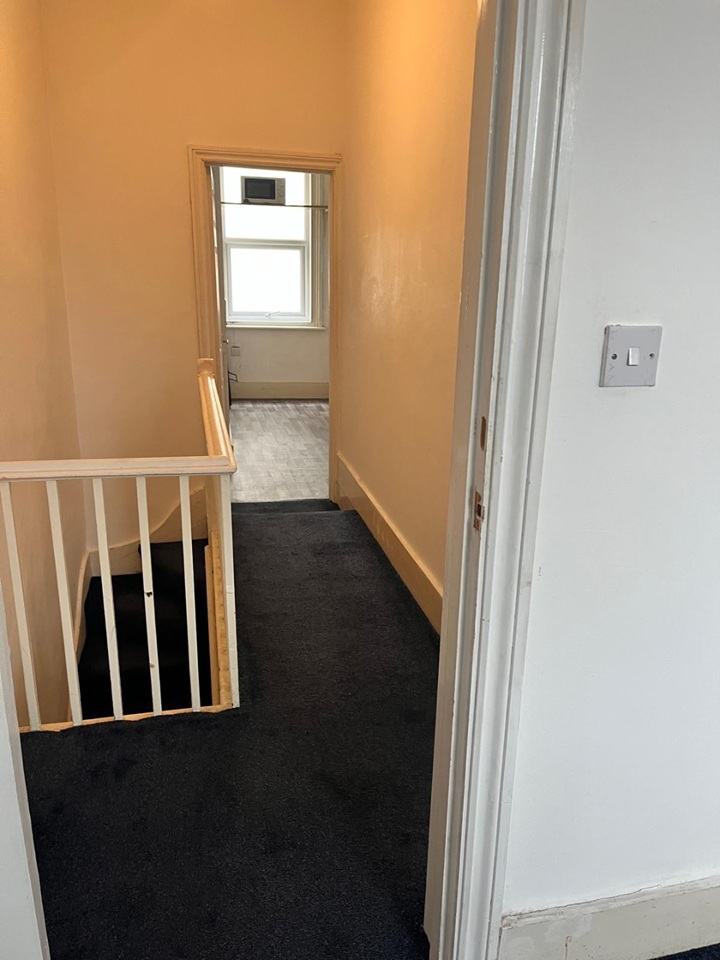 1 Bed Flat, Coombe Terrace, BN2, N1 7GU photo 4