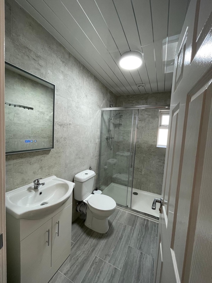 Additional image 6 of 1 Bed Flat, Pitcroft Avenue, RG6, N1 7GU