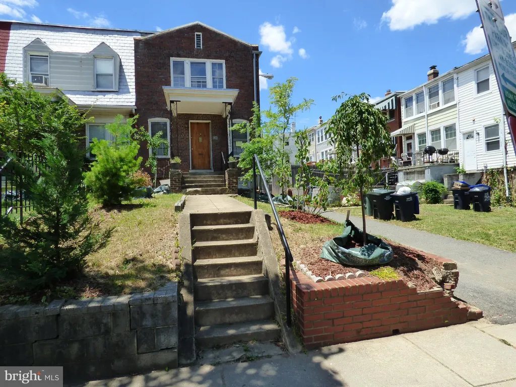 2422 3rd Street NE, Washington, DC 20002