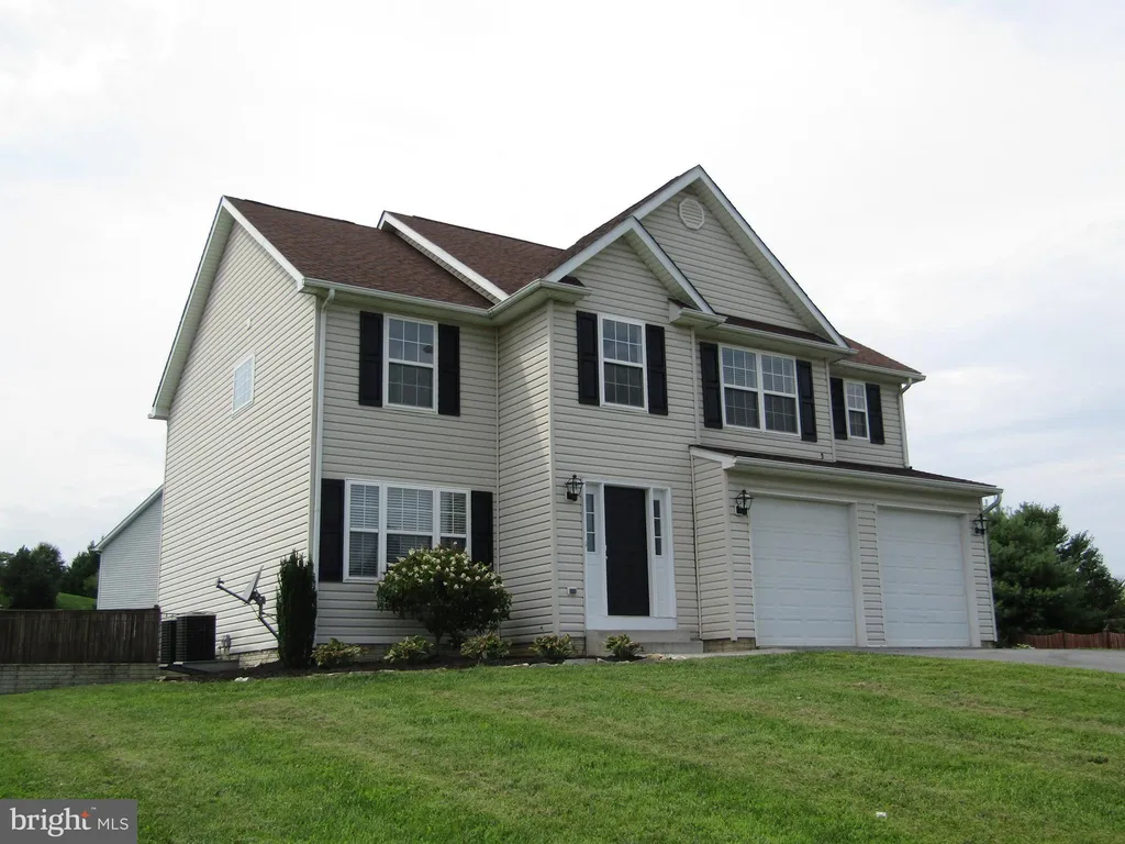 523 Crushed Apple Way, Martinsburg, WV 25403