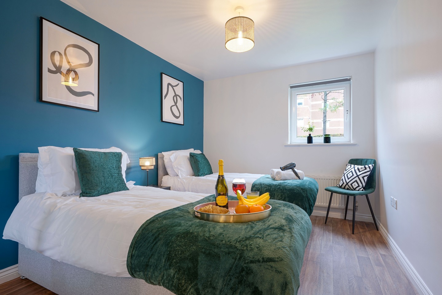 1 Bed Flat, Thackhall Street, CV2, N1 7GU