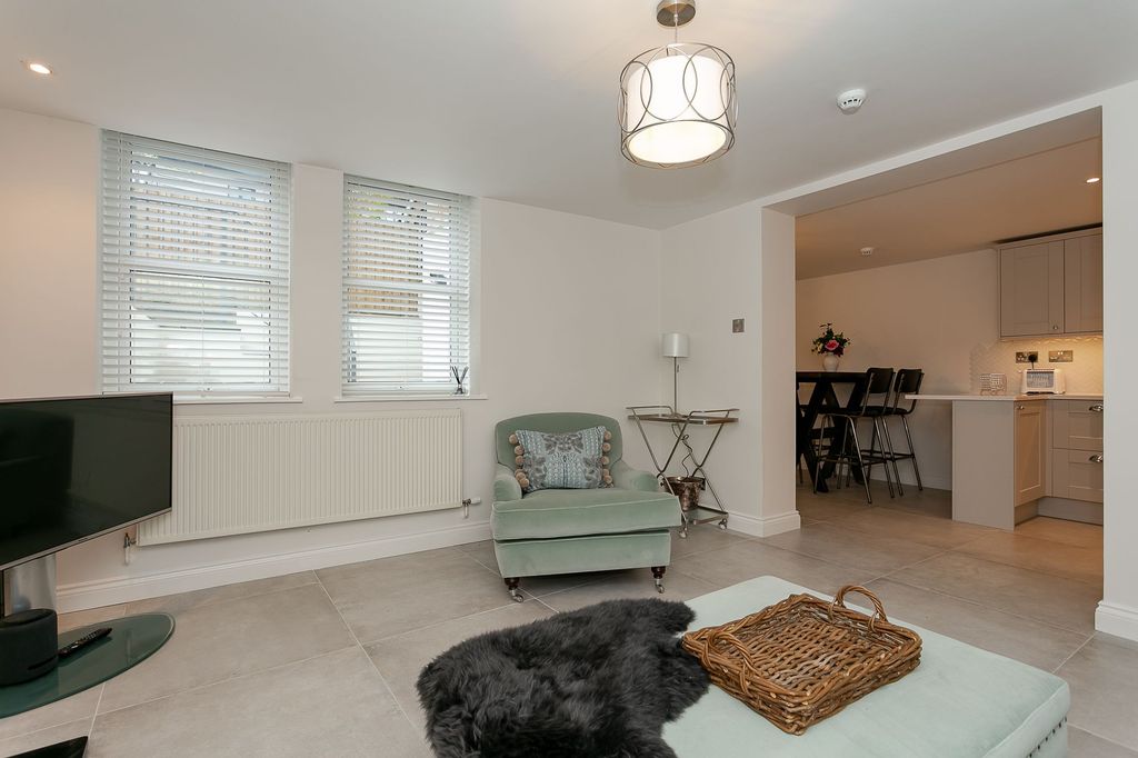 Additional image 10 of 2 bed flat for saleHarlow Moor Drive, Harrogate HG2