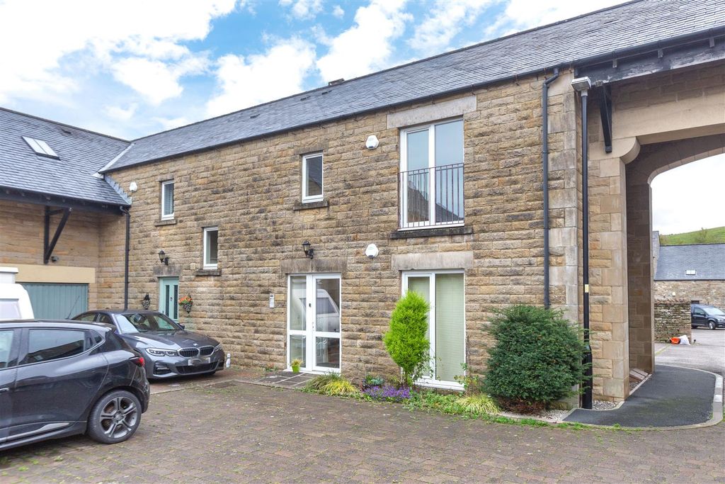2 bed flat for saleStrands Farm Court, Hornby, Lancaster LA2