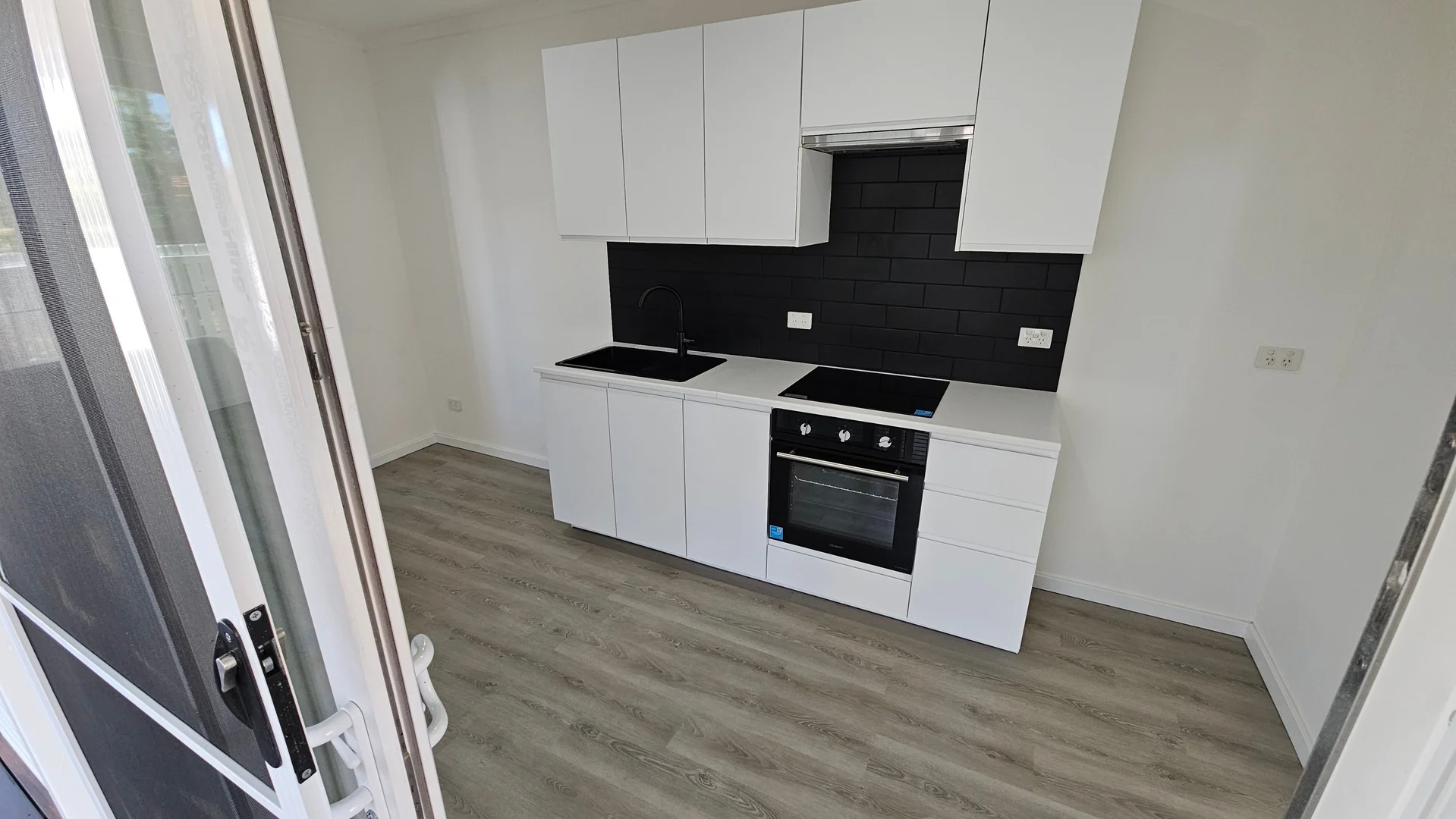 Additional image 3 of 1 Fordred Place, Parmelia WA 6167