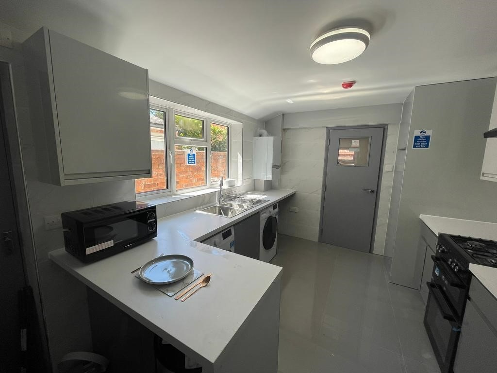 Additional image 11 of Room in a Shared House, Argyle Street, RG1, N1 7GU