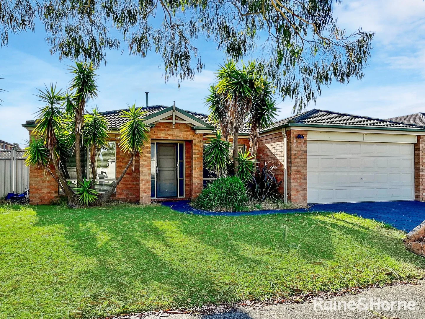 3 Barnby Grove, Cranbourne East VIC 3977