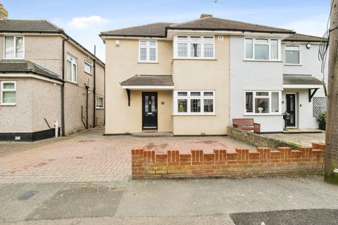 Warren Drive, Hornchurch, Essex RM12