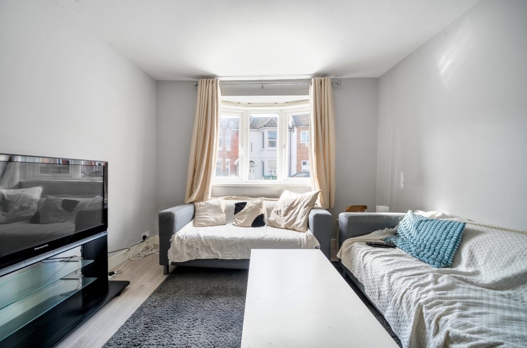 Additional image 11 of 5 Bed End Terrace, Thackeray Road, SO17, N1 7GU