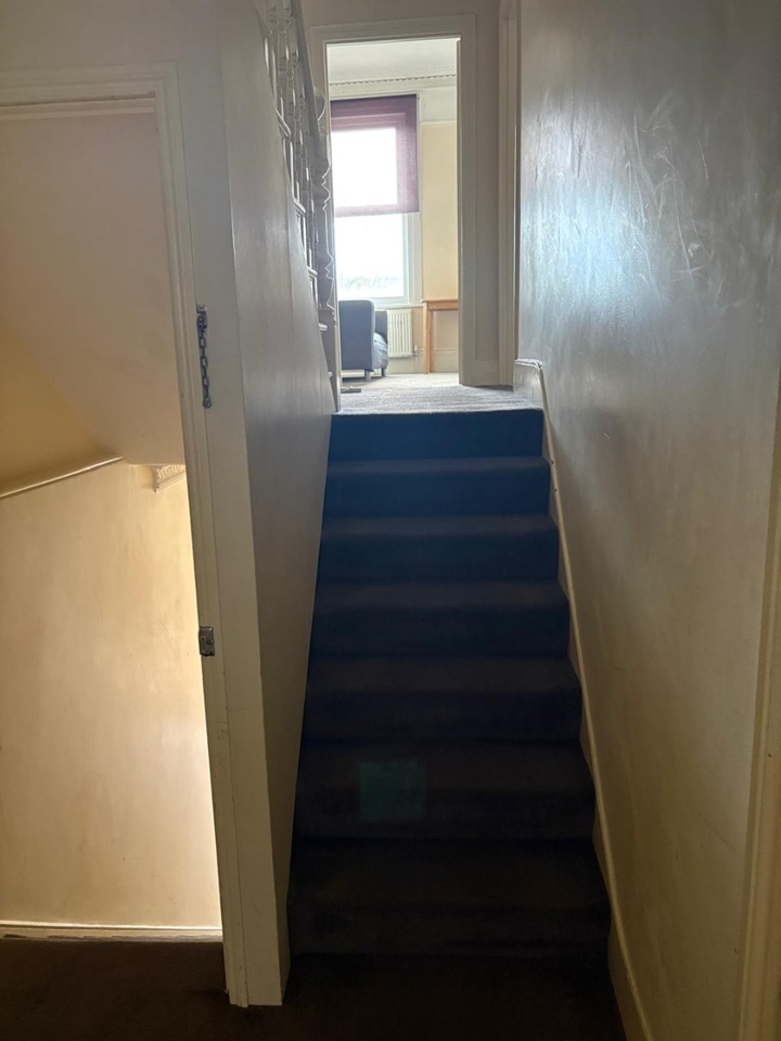 4 Bed Flat, Helix Gardens, SW2, N1 7GU photo 4