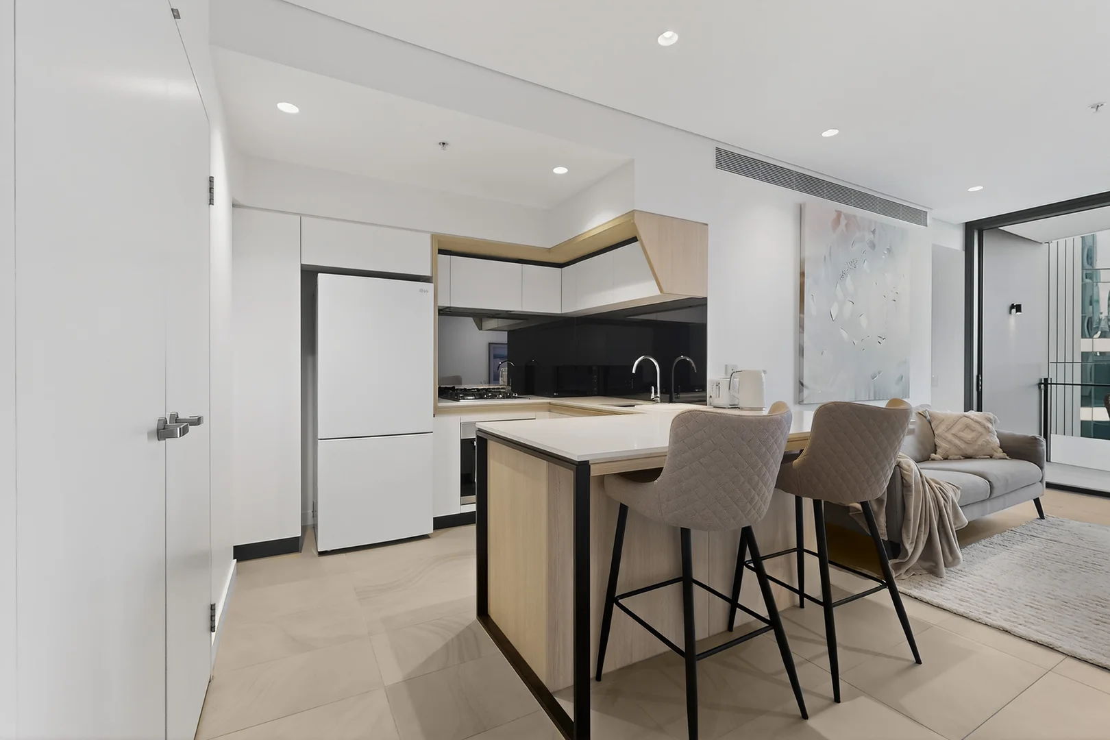 2202/111 Mary Street, Brisbane City QLD 4000 photo 3
