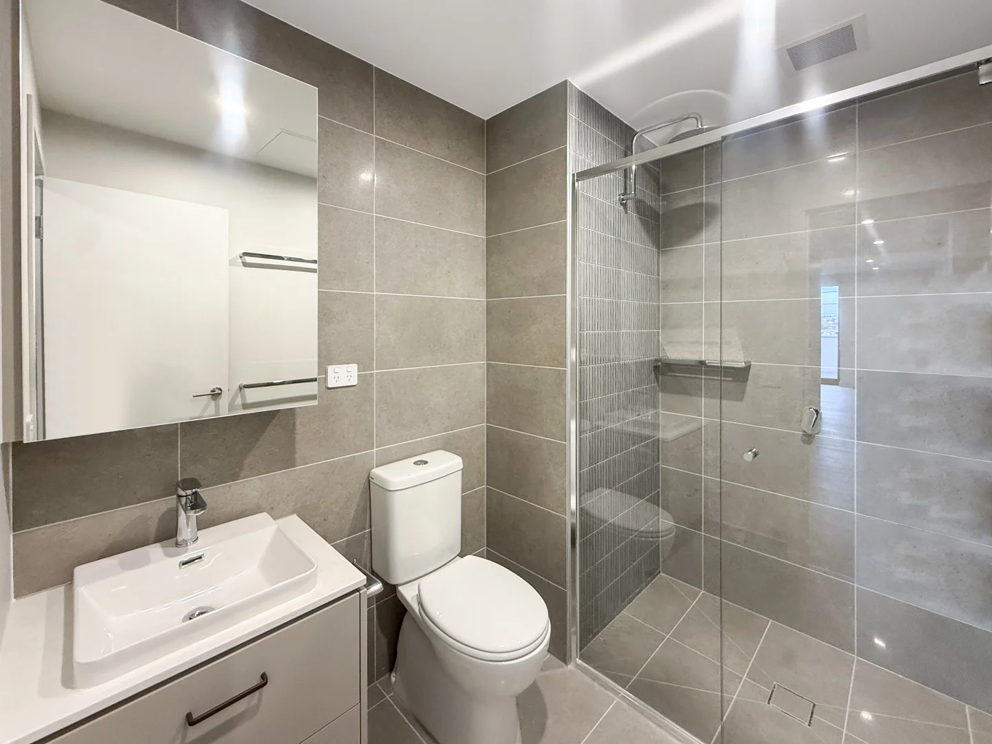 Additional image 5 of 2301/104 Colac Road, Highton VIC 3216