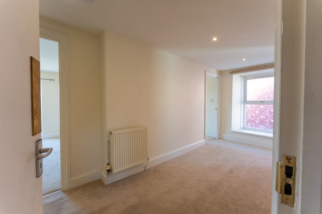4 bed flat for saleDolecoed Road, Llanwrtyd Wells LD5 photo 4