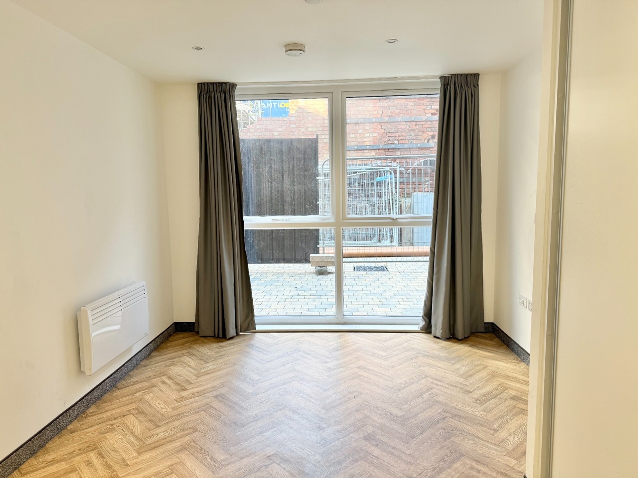 Studio Flat, Block A, LE1, N1 7GU photo 2