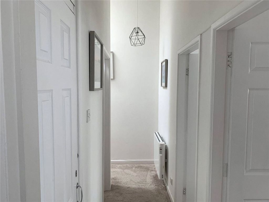 Additional image 5 of 1 bed flat for saleFlat 5, Dunmore Apartments, Warren Street, Tenby, Pembrokeshire SA70