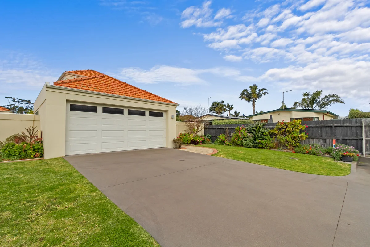 Additional image 2 of 1/122 Golf Links Road, Lakes Entrance VIC 3909