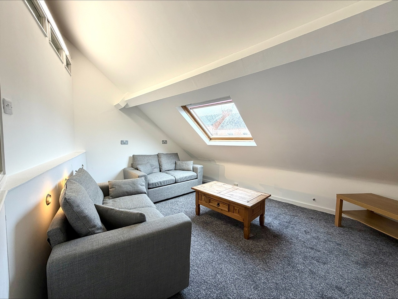 2 Bed Flat, Central Avenue, LE2, N1 7GU photo 3