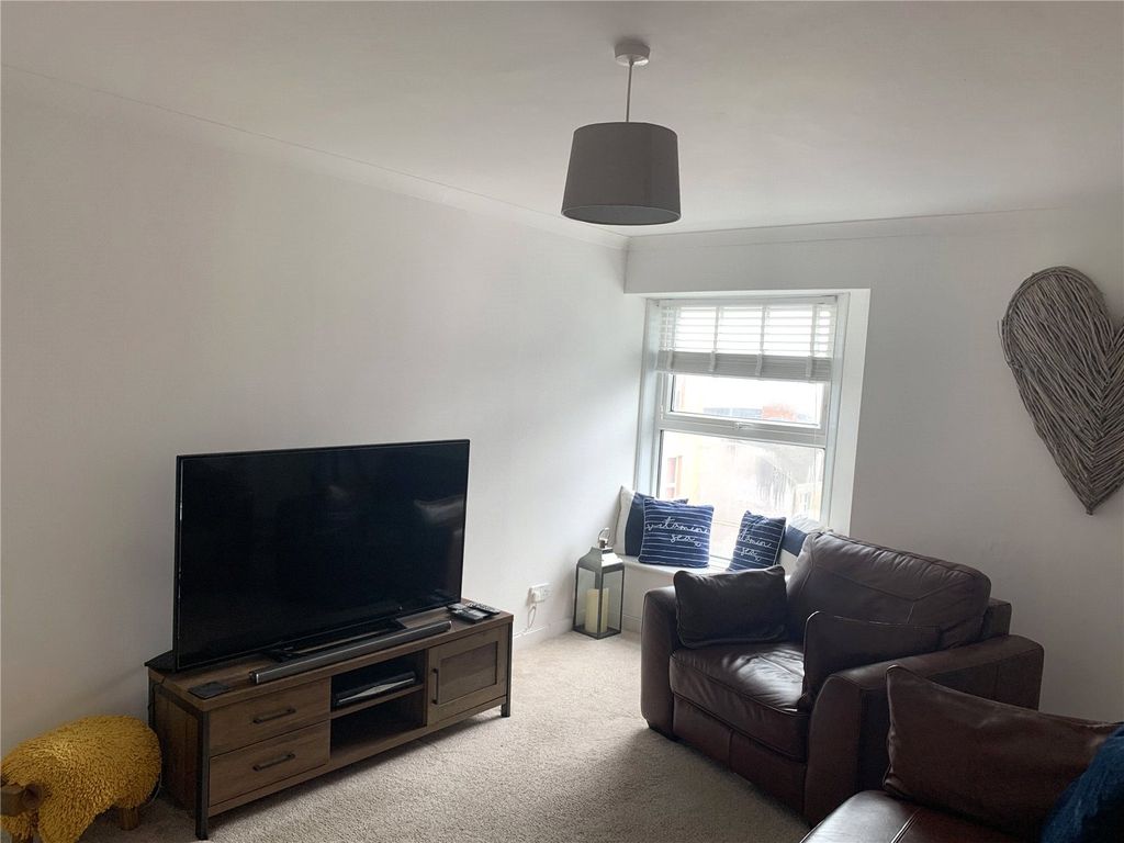 Additional image 7 of 1 bed flat for saleFlat 5, Dunmore Apartments, Warren Street, Tenby, Pembrokeshire SA70