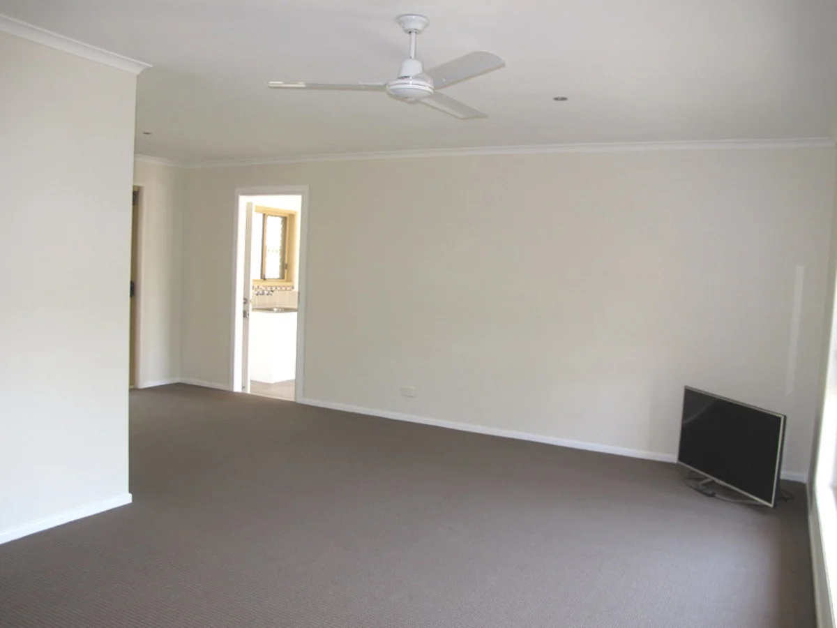 Additional image 6 of 5 Issell Place, Highland Park QLD 4211
