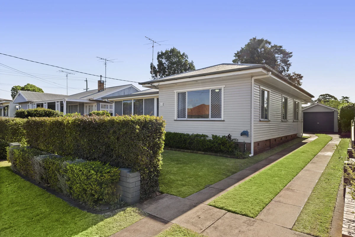 11 Rosina Street, Newtown QLD 4350