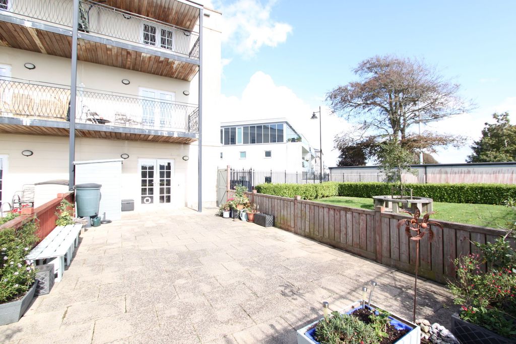 Additional image 15 of 2 bed flat for saleFlagstaff Walk, Mount Wise, Plymouth PL1