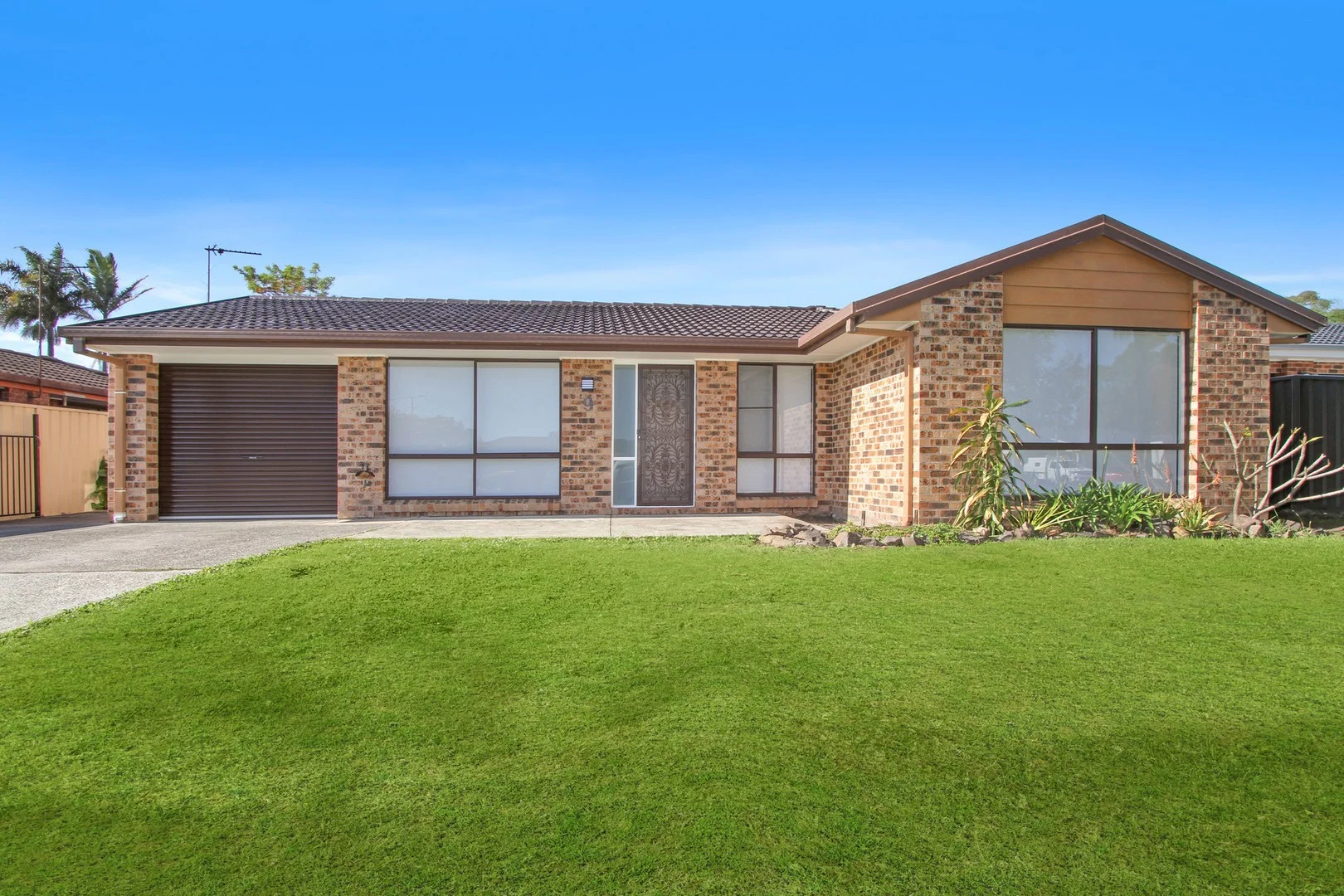 9 Silvertop Place, Albion Park Rail NSW 2527