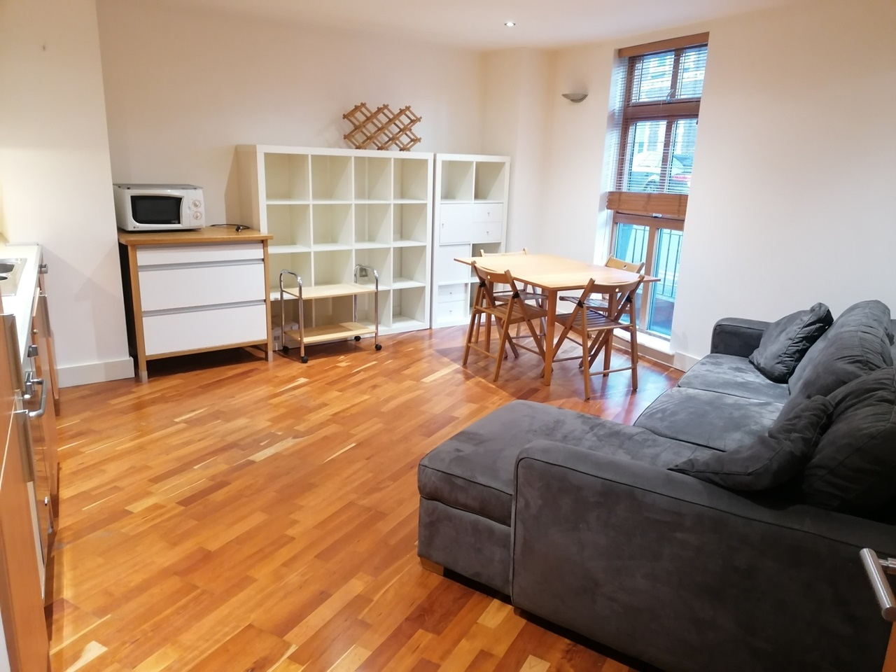 1 Bed Flat, Vachel Road, RG1, N1 7GU