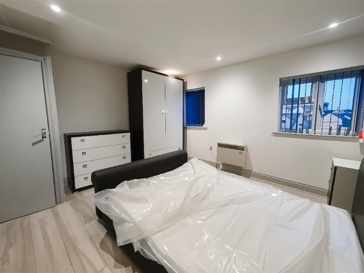 Additional image 11 of 4 Bed Flat, Castle Street, RG1, N1 7GU