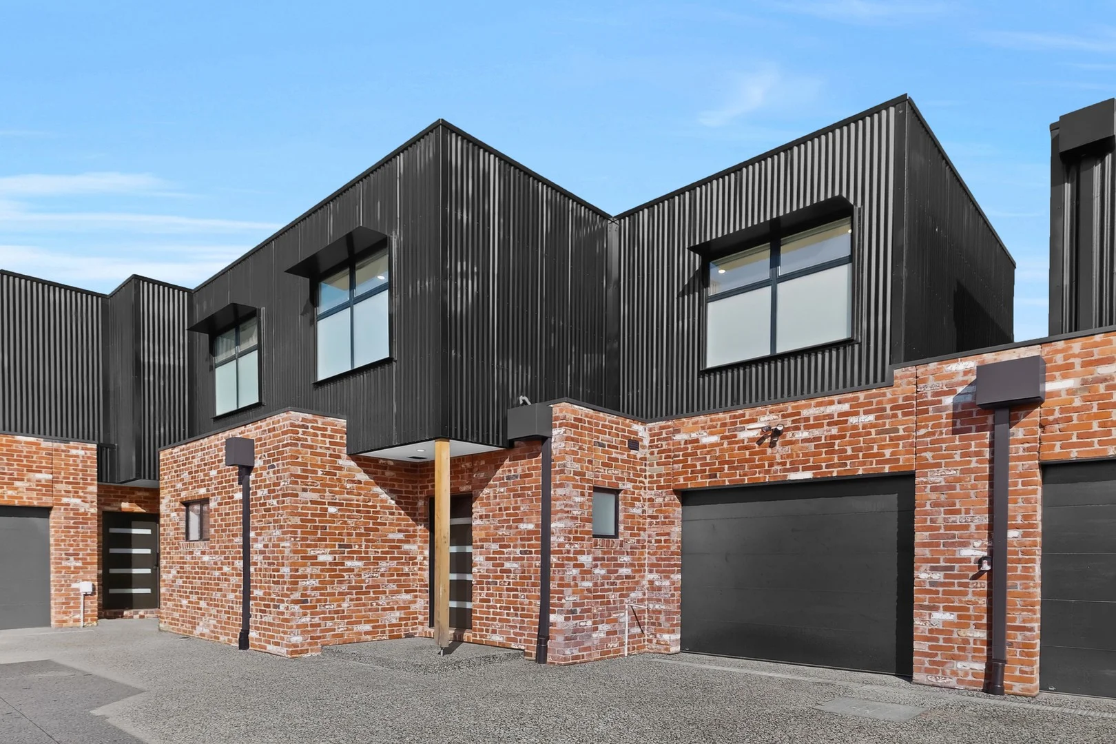 2/49 Queens Parade, Fawkner VIC 3060