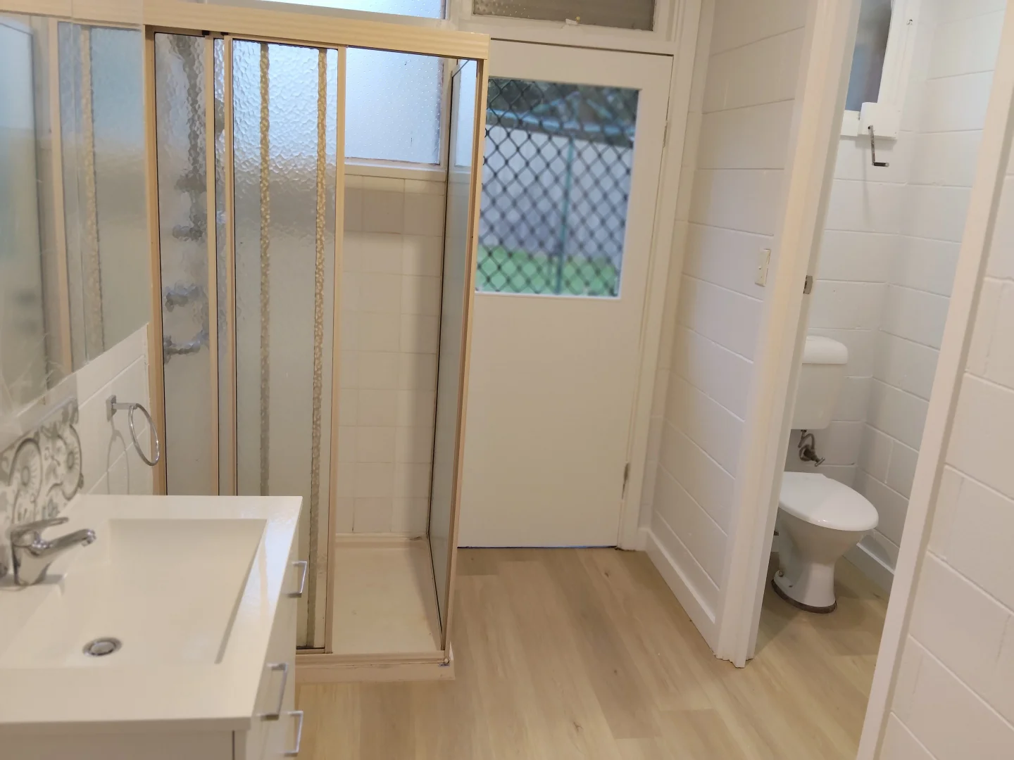 Unit 4/15 Railway Crescent, Moe VIC 3825 photo 3