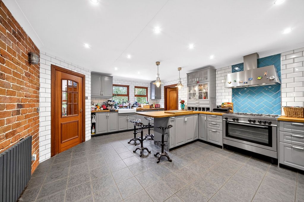 Additional image 3 of 5 bed detached bungalow for saleBenvane Road, Glenrothes KY6