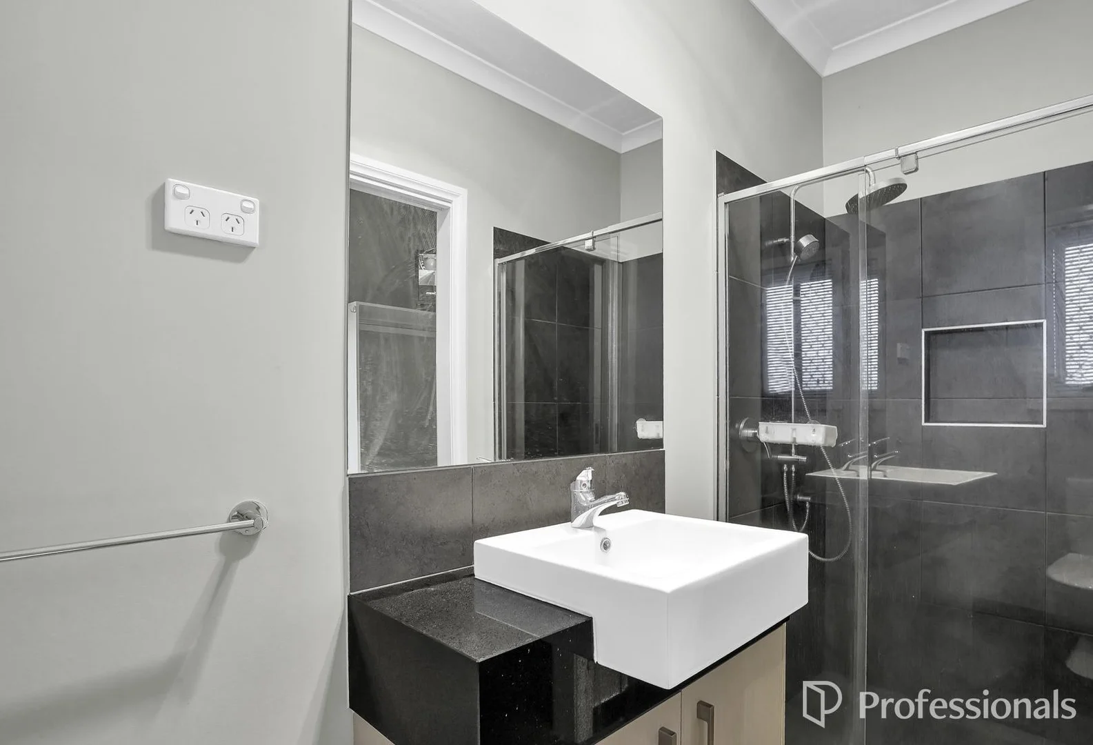 Additional image 7 of 28 Rivoli Close, Fraser Rise VIC 3336