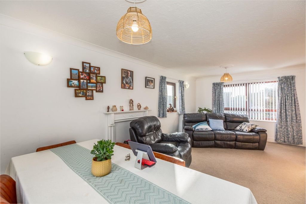 Additional image 4 of 3 bed maisonette for saleFolland Court, West Cross, Swansea SA3
