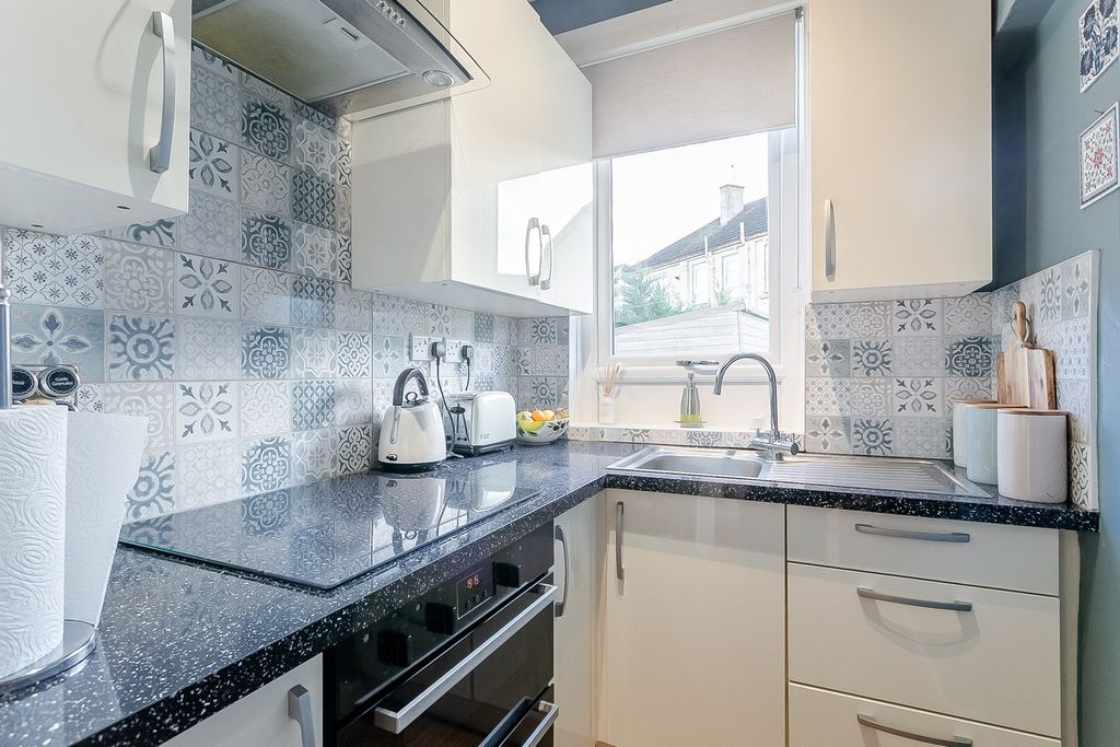 Additional image 6 of 3 bed flat for saleLochend Avenue, Edinburgh EH7