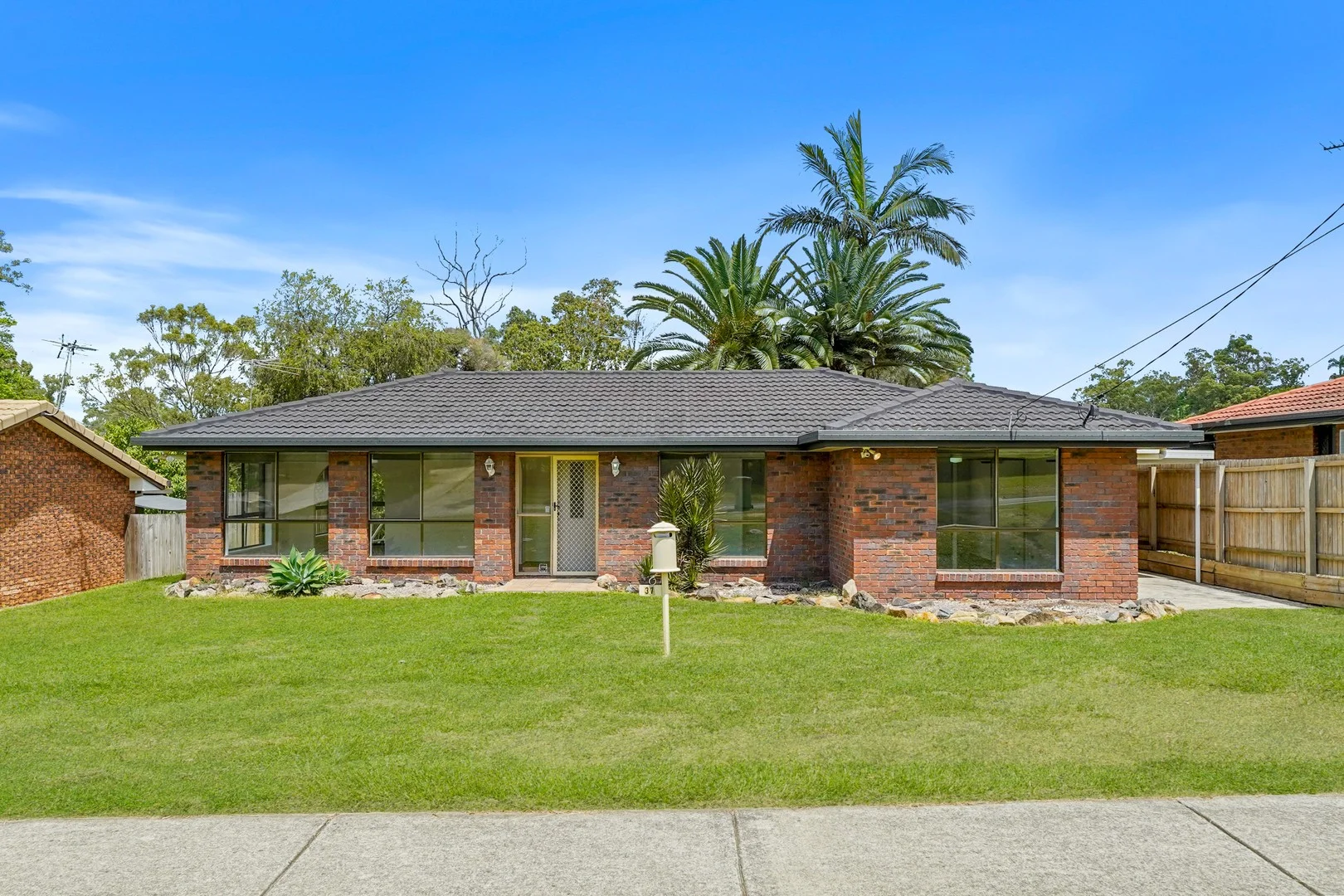37 Dracon Street, Regents Park QLD 4118