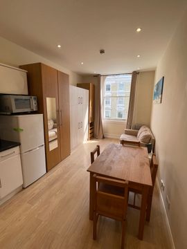 Arundel Gardens, London W11, Studio to rent