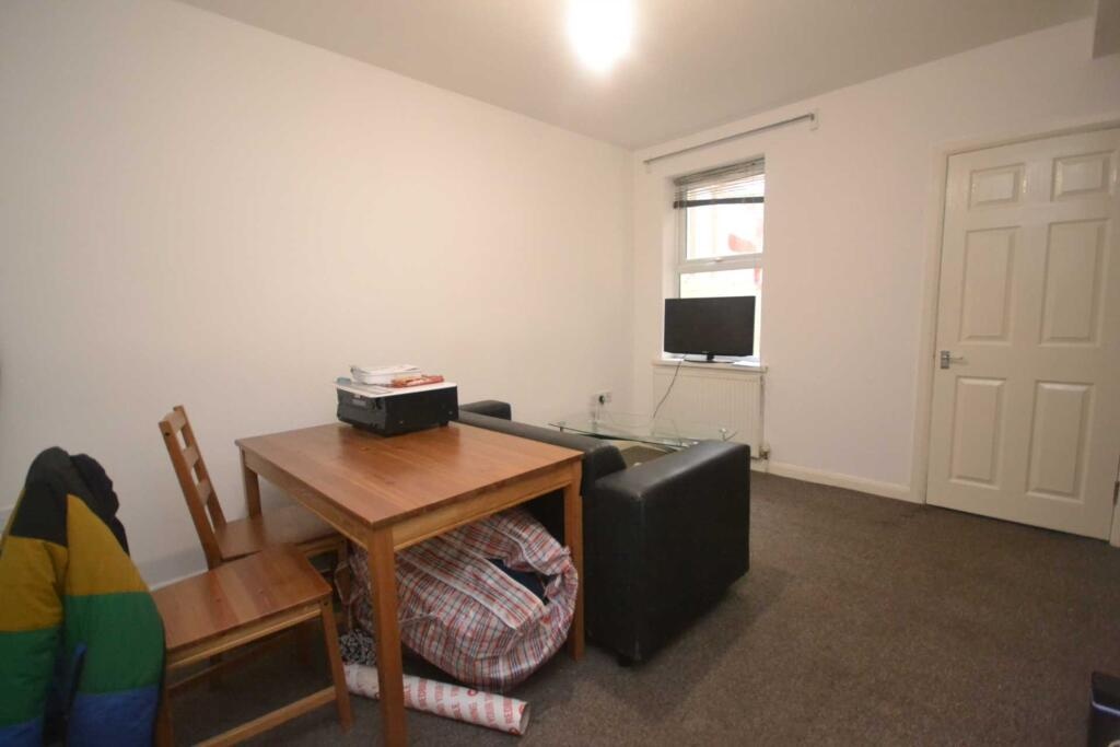 Additional image 14 of 5 Bed Terraced House, Pitcroft Avenue, RG6, N1 7GU