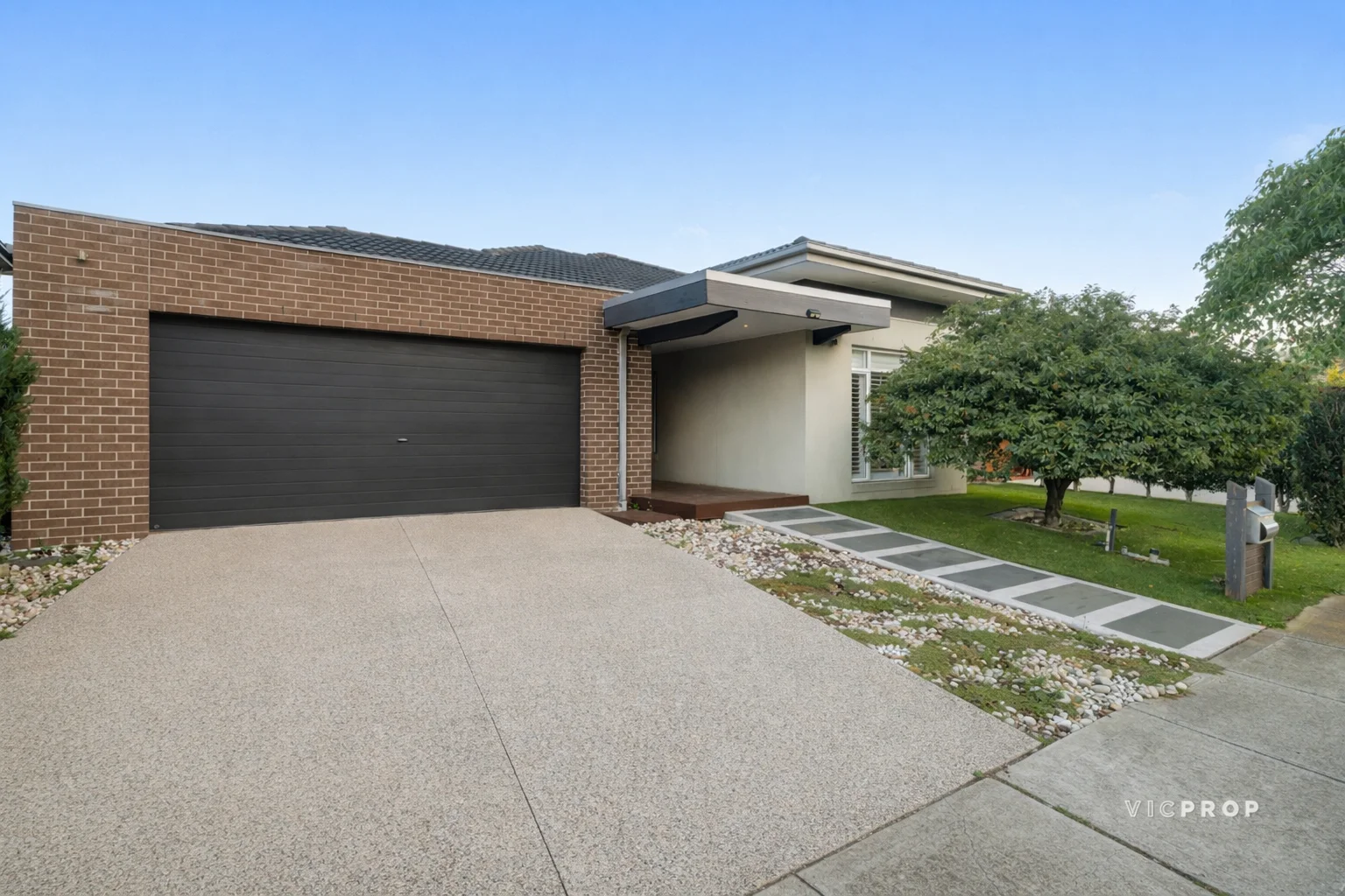 17 Cooktown Avenue, Point Cook VIC 3030