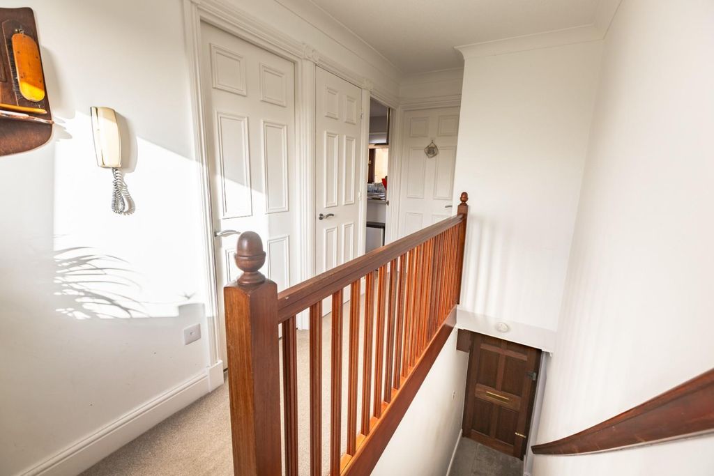 Additional image 8 of 3 bed maisonette for saleFolland Court, West Cross, Swansea SA3