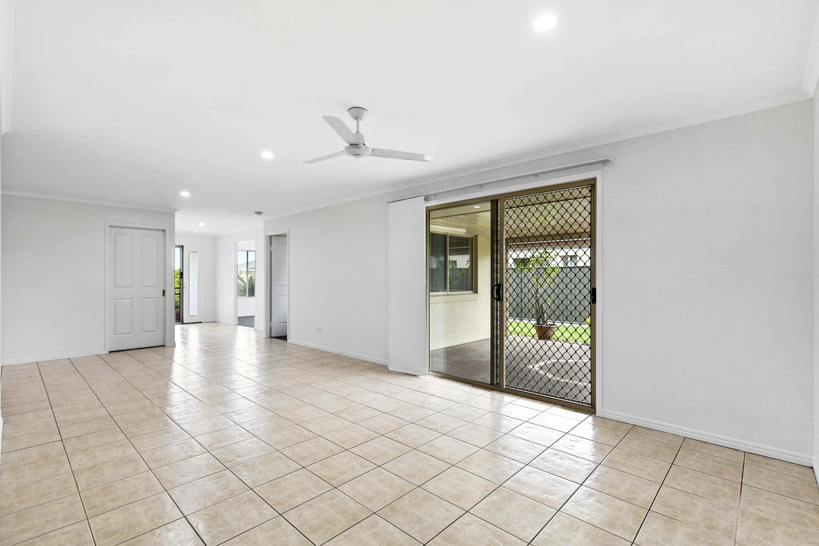 38 Endeavour Way, Eli Waters QLD 4655 photo 3