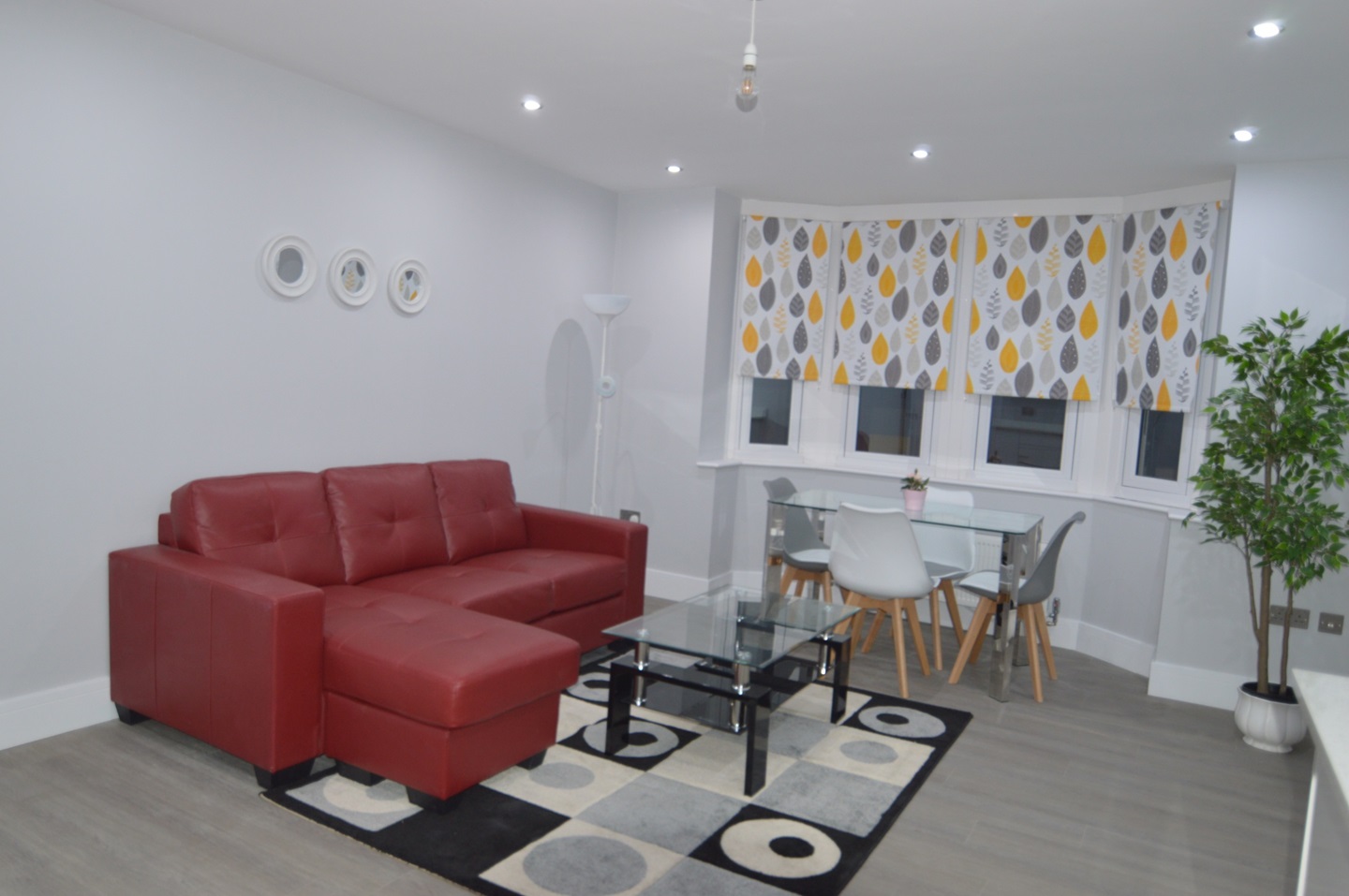 1 Bed Flat, Cross Street, RG1, N1 7GU