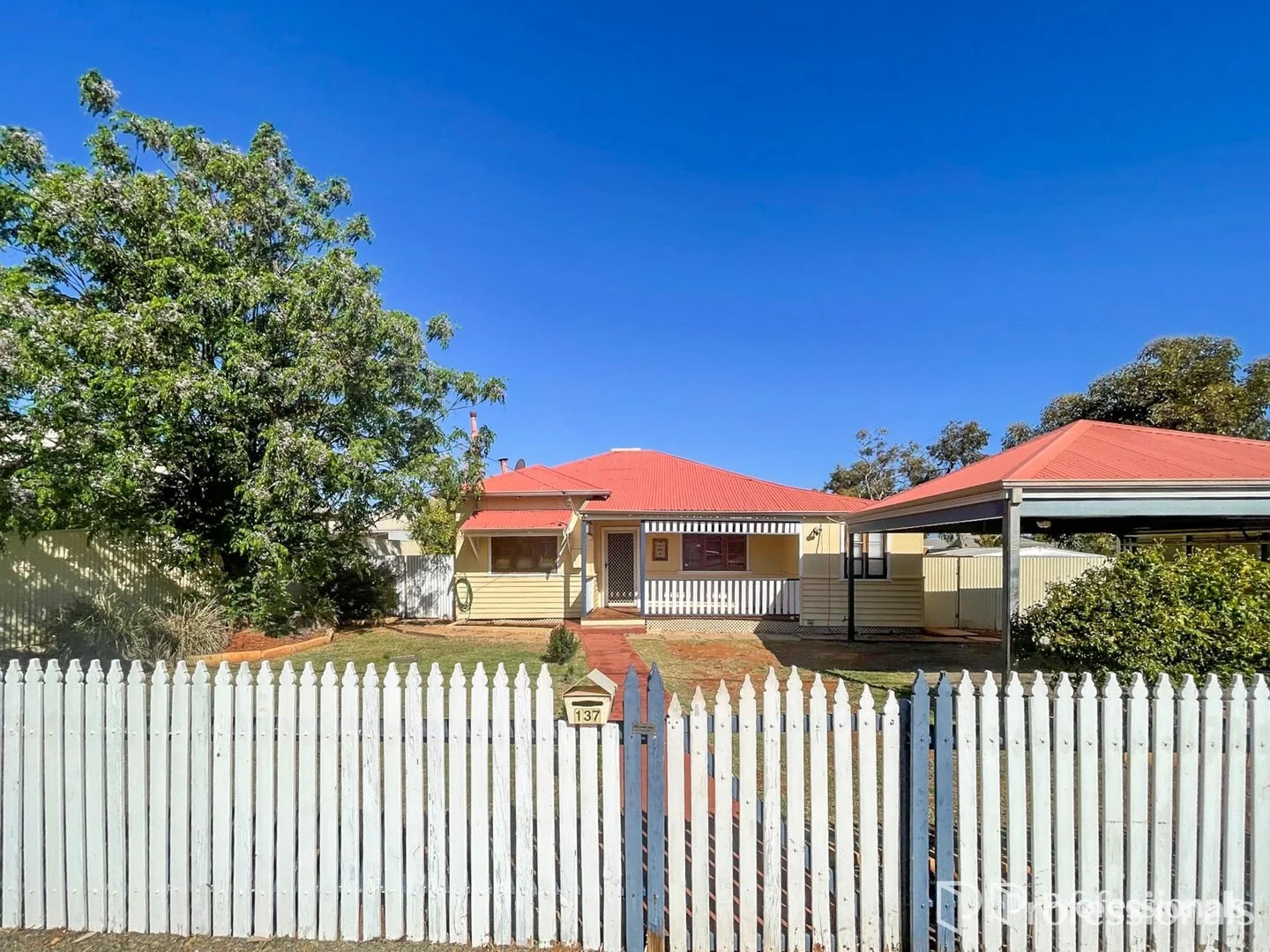 137 Campbell Street, West Lamington WA 6430