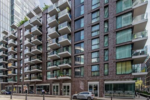Alie Street, Aldgate East E1