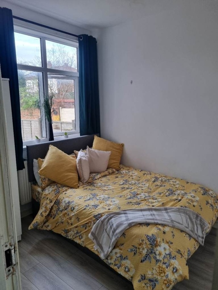 2 Bed Flat, Rusholme Grove, M14, N1 7GU photo 5
