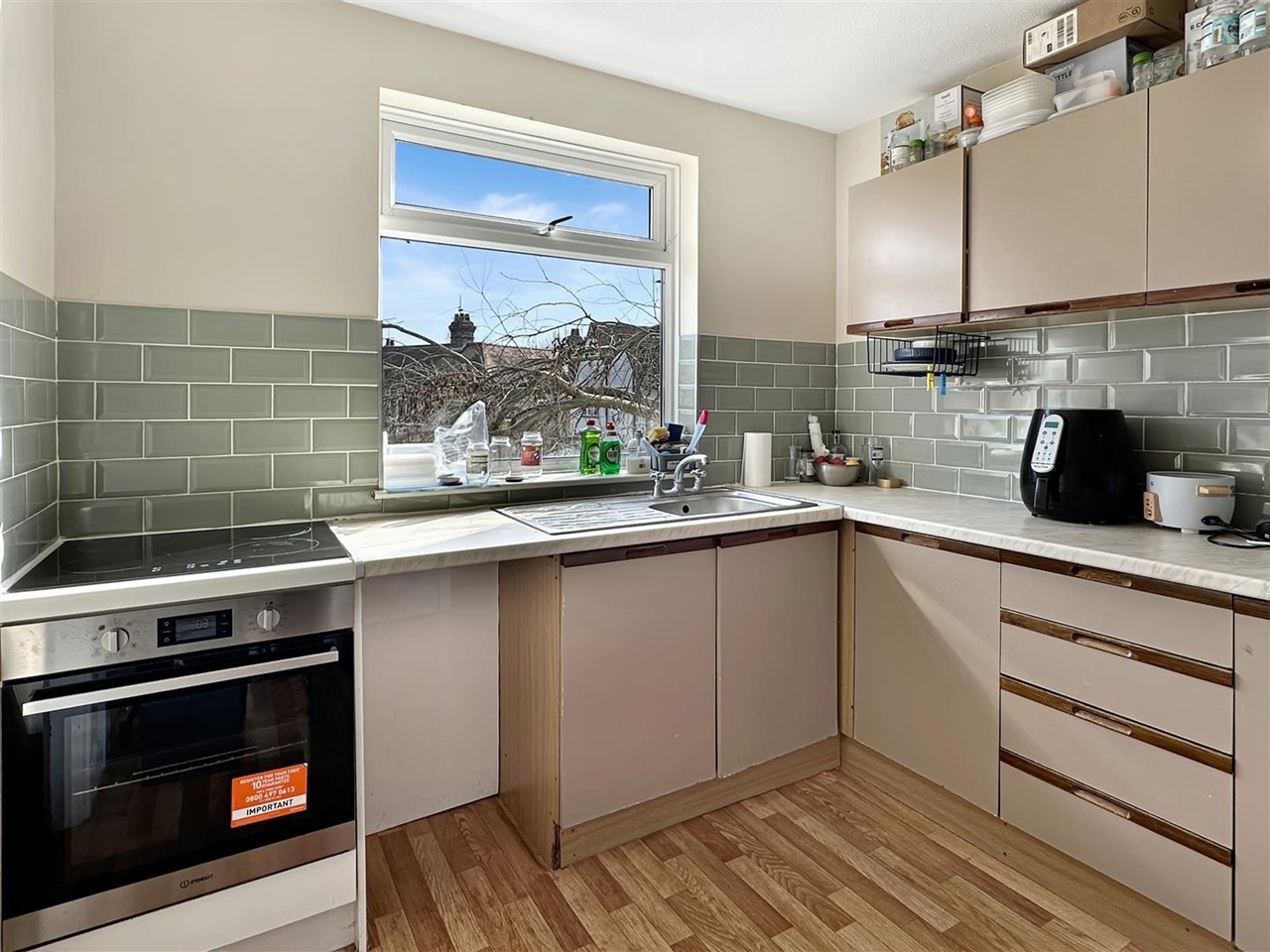 3 Bed Flat, Harvey Goodwin Avenue, CB4, N1 7GU photo 2
