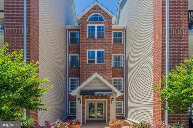Additional image 2 of 3309 Wyndham Circle Unit 3173, Alexandria, VA 22302