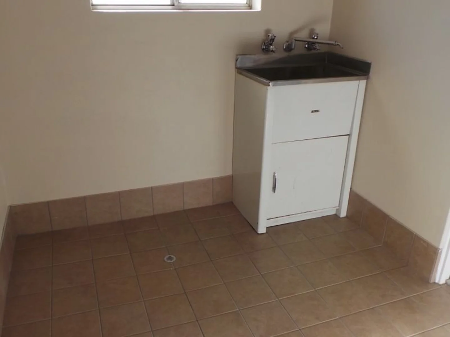 Additional image 3 of 2/12-14 Macquarie St, North Tamworth NSW 2340