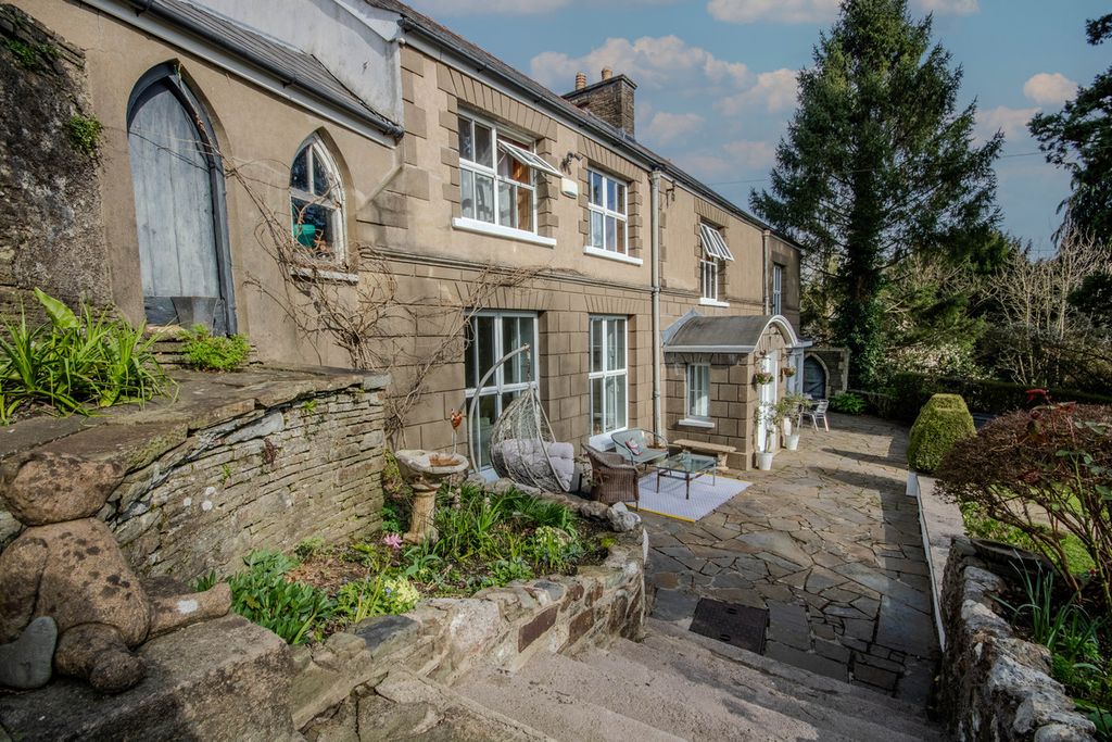 Additional image 2 of 5 bed villa for saleHigh Street, Pontyclun CF72