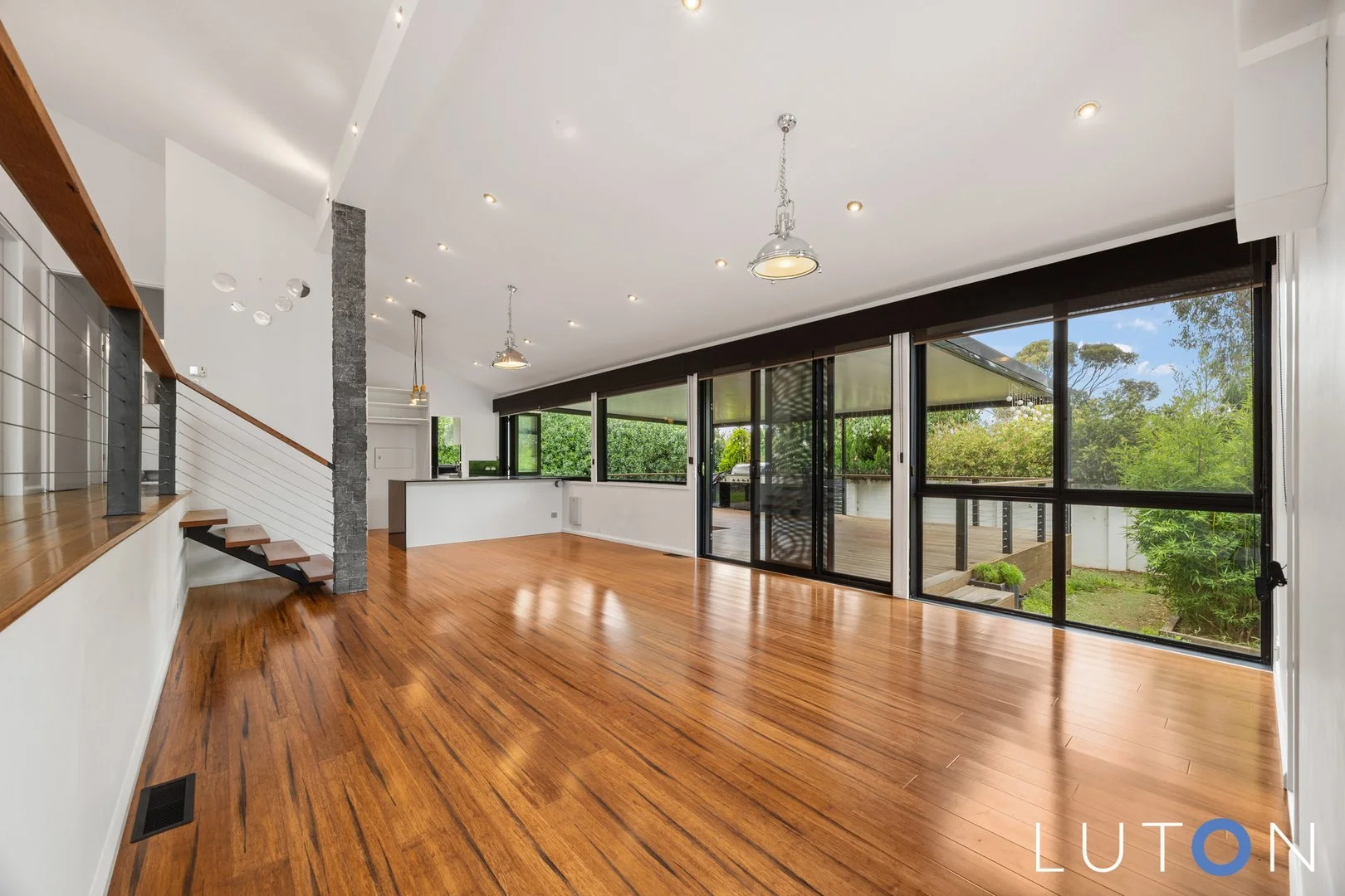 8 Kearne Place, Kambah ACT 2902 photo 4