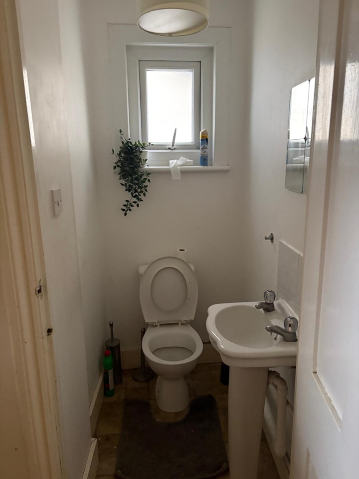 4 Bed Flat, Helix Gardens, SW2, N1 7GU photo 3